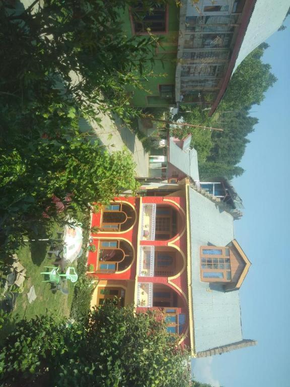 Wani Guest House Gulmarg Exterior foto